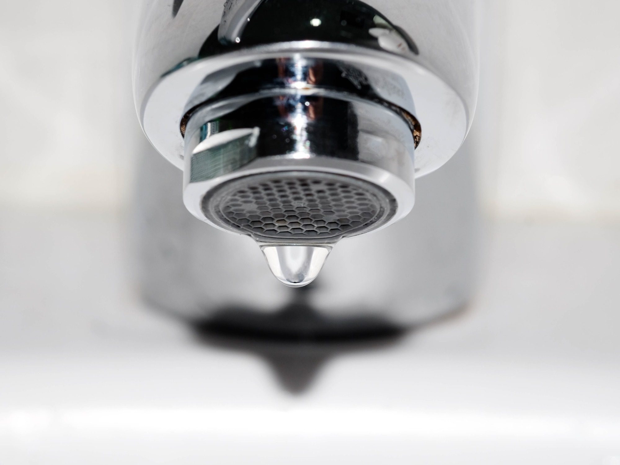 Simple Ways To Conserve Water At Home Banner Image